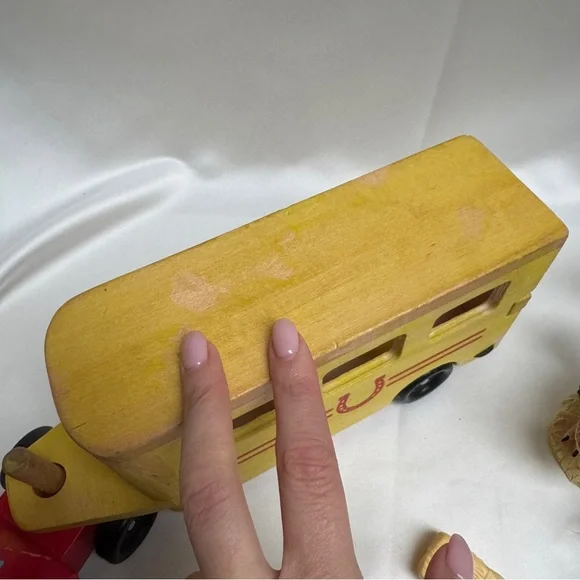 Melissa & Doug Tractor & Animals - Picture 6 of 10